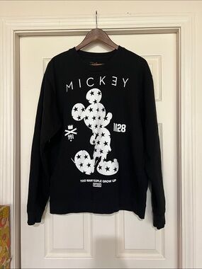 Disney Black Crewneck with White Star-Pattern Mickey Mouse Graphic